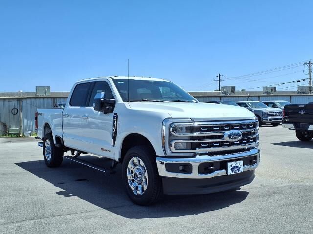 2026 Ford F-350 Super Duty Lariat — photo 1 of 10