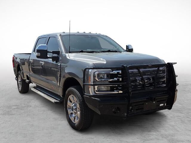 2023 Ford F-350 Super Duty Lariat — photo 1 of 39