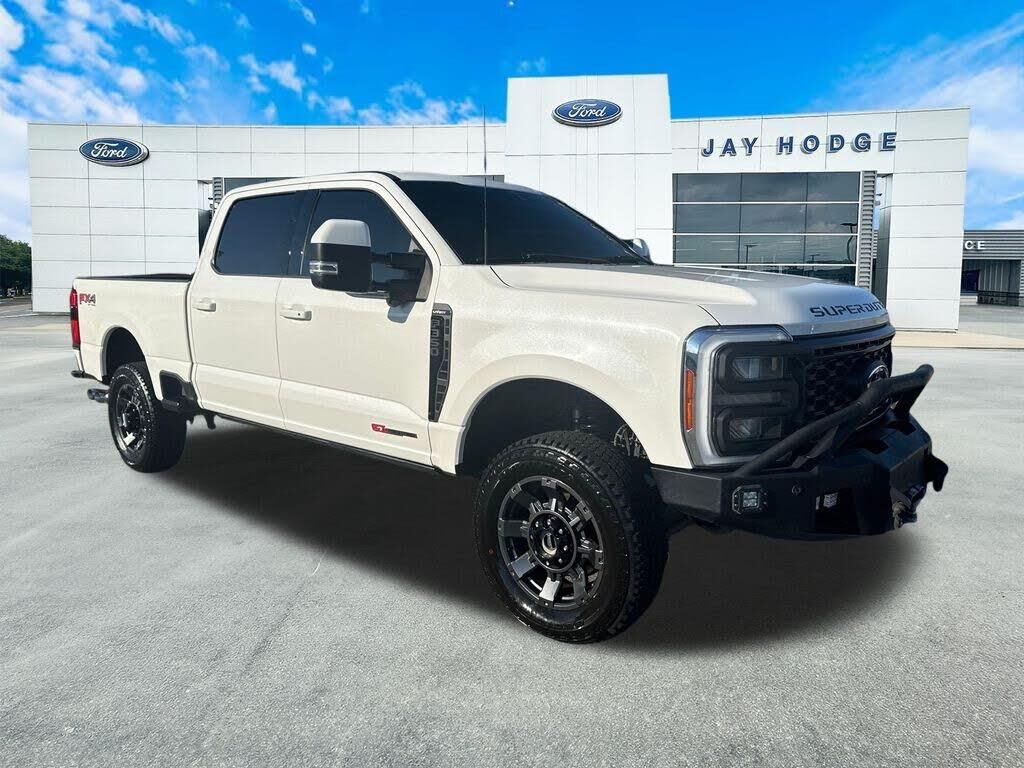 2023 Ford F-350 Super Duty Lariat — photo 1 of 1