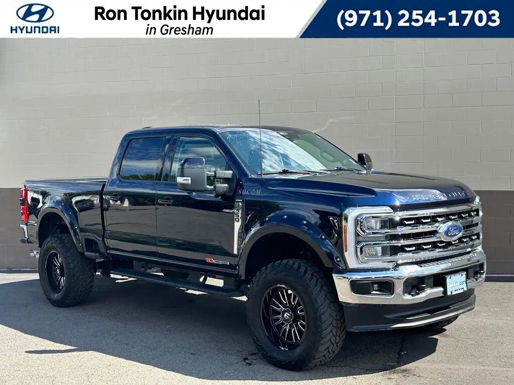 2024 Ford F-350 Super Duty Lariat — photo 1 of 13
