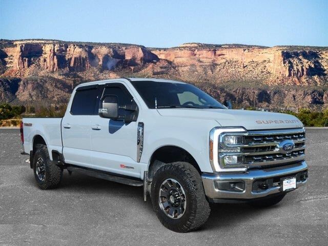 2024 Ford F-350 Super Duty Lariat — photo 1 of 26