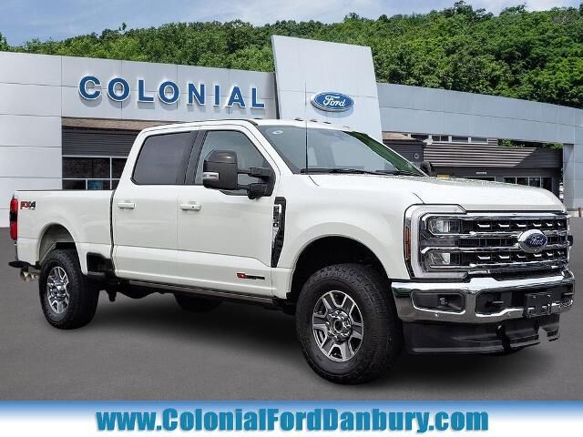 2024 Ford F-350 Super Duty Lariat — photo 1 of 26