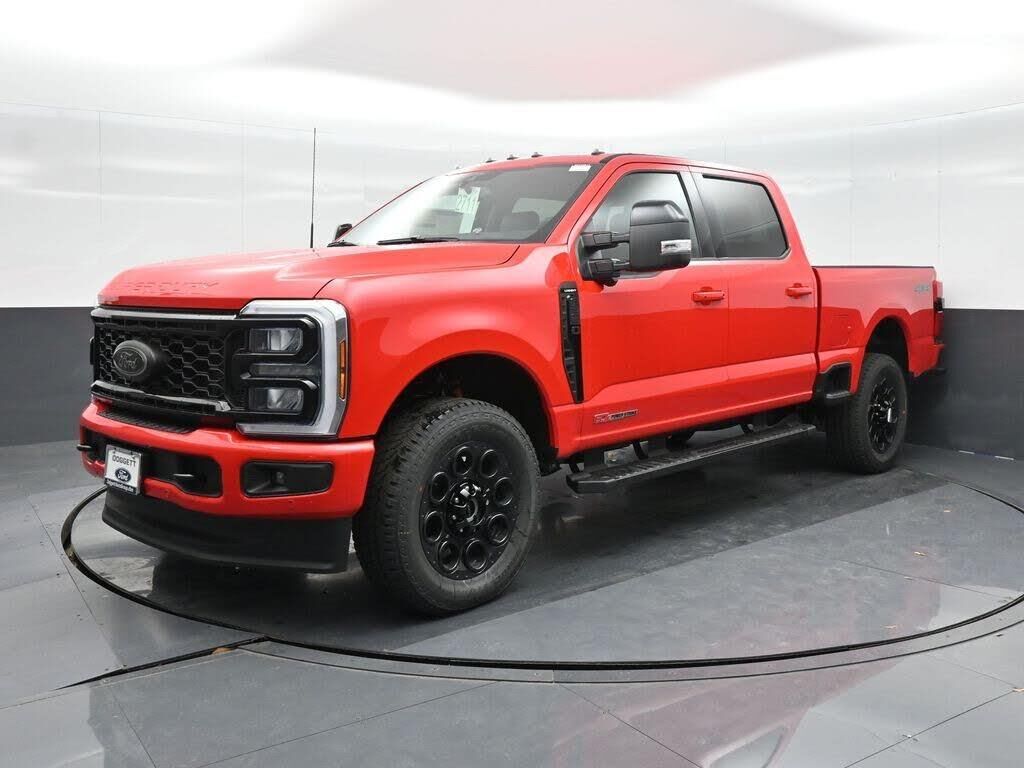 2025 Ford F-350 Super Duty Lariat — photo 1 of 2