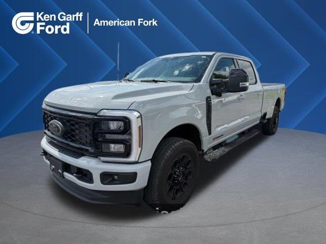 2025 Ford F-350 Super Duty Lariat — photo 1 of 13