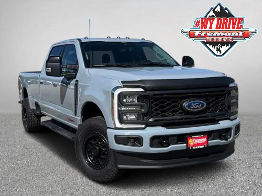 2024 Ford F-350 Super Duty Lariat — photo 1 of 1