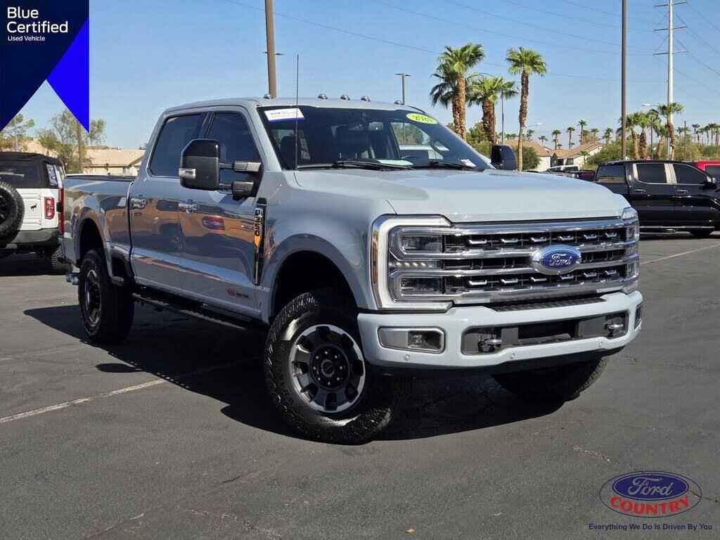 2024 Ford F-350 Super Duty Platinum — photo 1 of 2