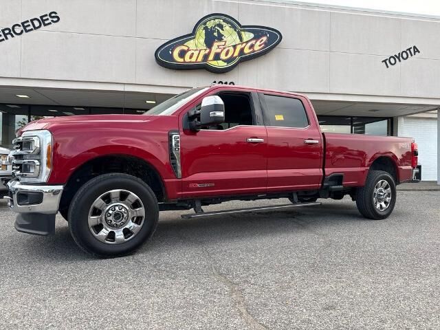2023 Ford F-350 Super Duty Lariat — photo 1 of 26