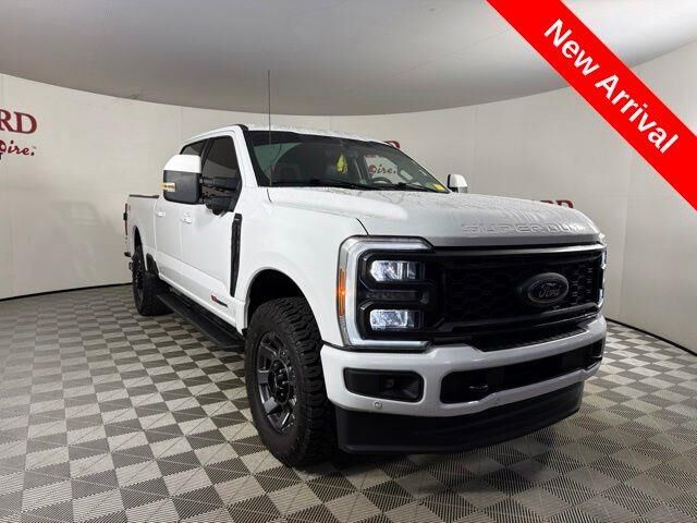 2023 Ford F-350 Super Duty Lariat — photo 1 of 17