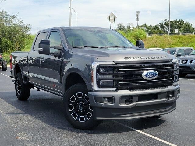 2025 Ford F-350 Super Duty Platinum