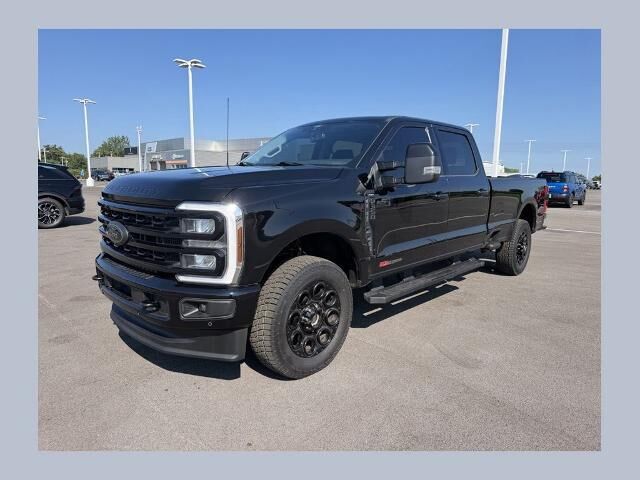2024 Ford F-350 Super Duty Lariat — photo 1 of 13