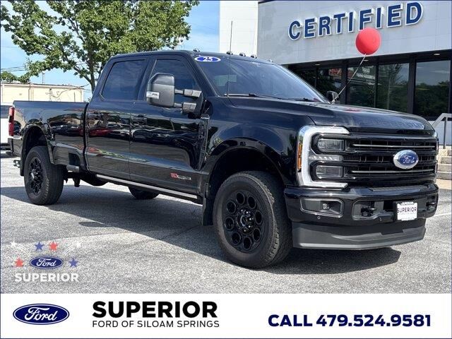 2025 Ford F-350 Super Duty Platinum — photo 1 of 2