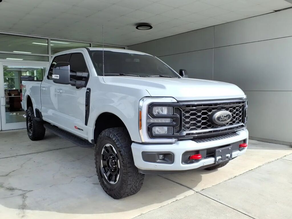 2026 Ford F-350 Super Duty Lariat — photo 1 of 13