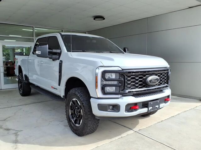 2026 Ford F-350 Super Duty Lariat
