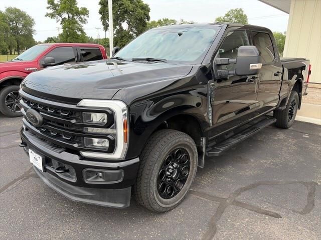 2024 Ford F-350 Super Duty Lariat — photo 1 of 14