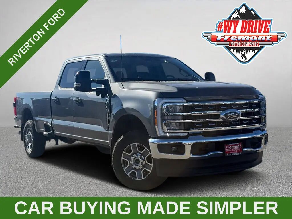 2026 Ford F-350 Super Duty Lariat — photo 1 of 13
