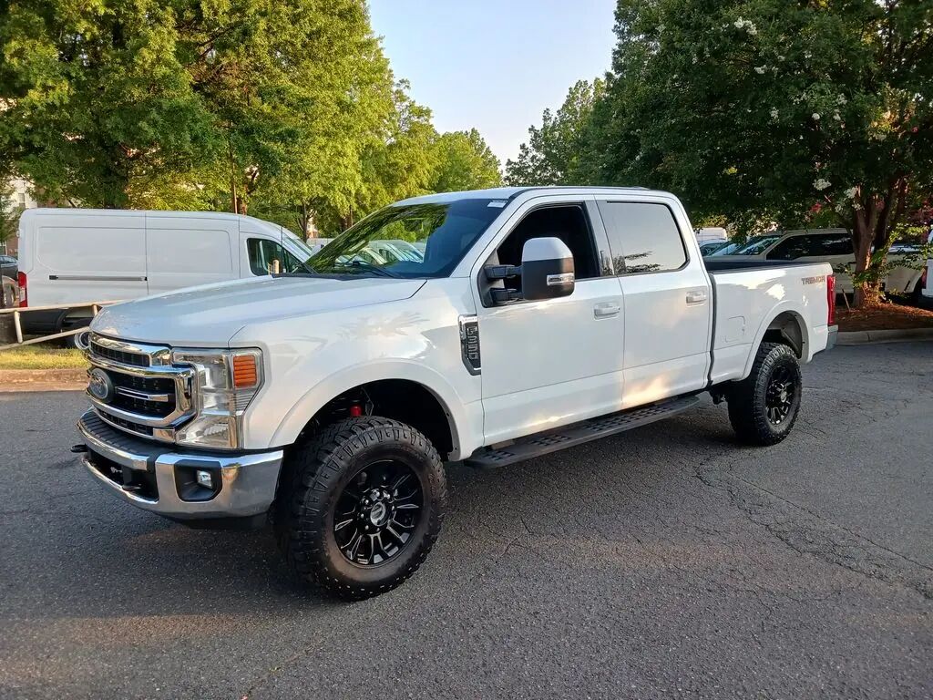 2022 Ford F-350 Super Duty Lariat — photo 1 of 23