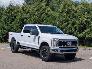 2025 Ford F-350 Super Duty XLT — photo 1 of 39