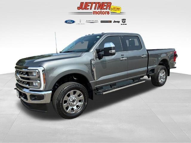 2025 Ford F-350 Super Duty Lariat — photo 1 of 26