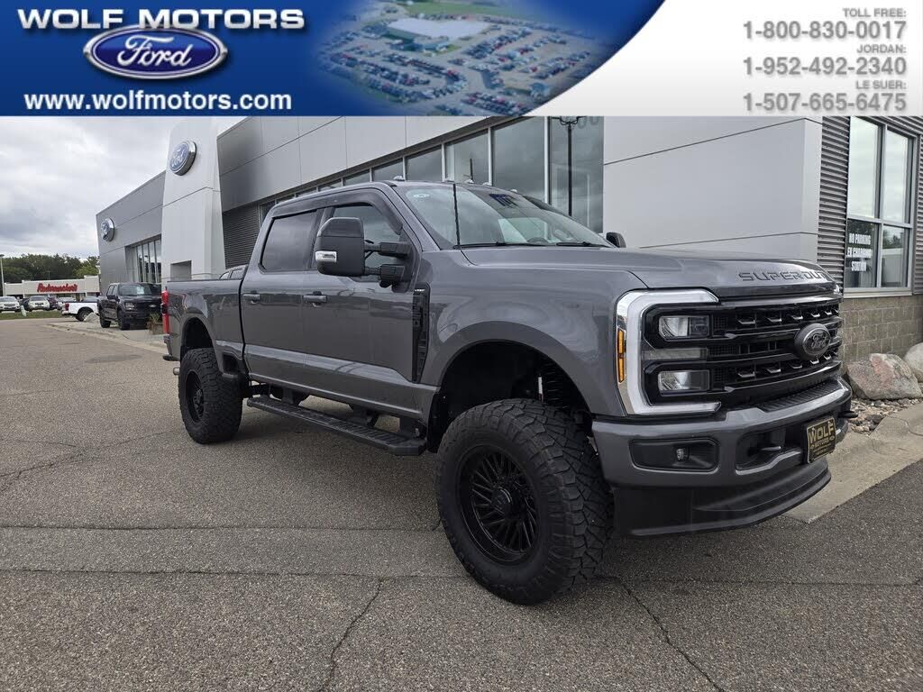 2024 Ford F-350 Super Duty Lariat — photo 1 of 1