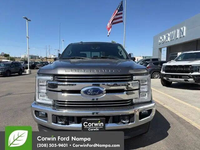 2017 Ford F-350 Super Duty Lariat — photo 1 of 13