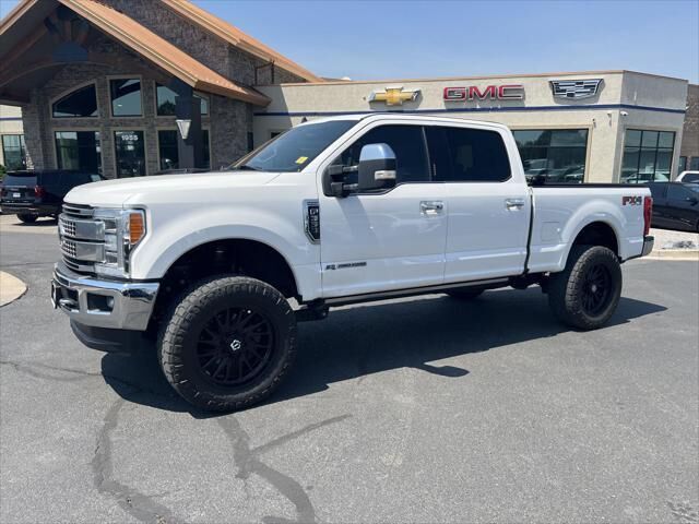 2019 Ford F-350 Super Duty Platinum — photo 1 of 13