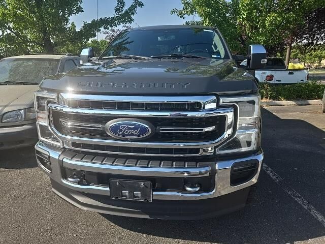2021 Ford F-350 Super Duty Lariat — photo 1 of 3