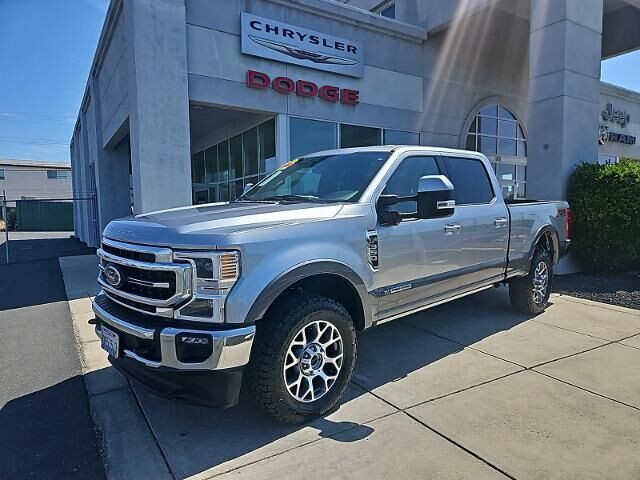 2022 Ford F-350 Super Duty Lariat — photo 1 of 39