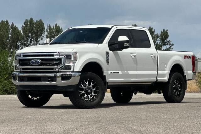 2022 Ford F-350 Super Duty Lariat — photo 1 of 26