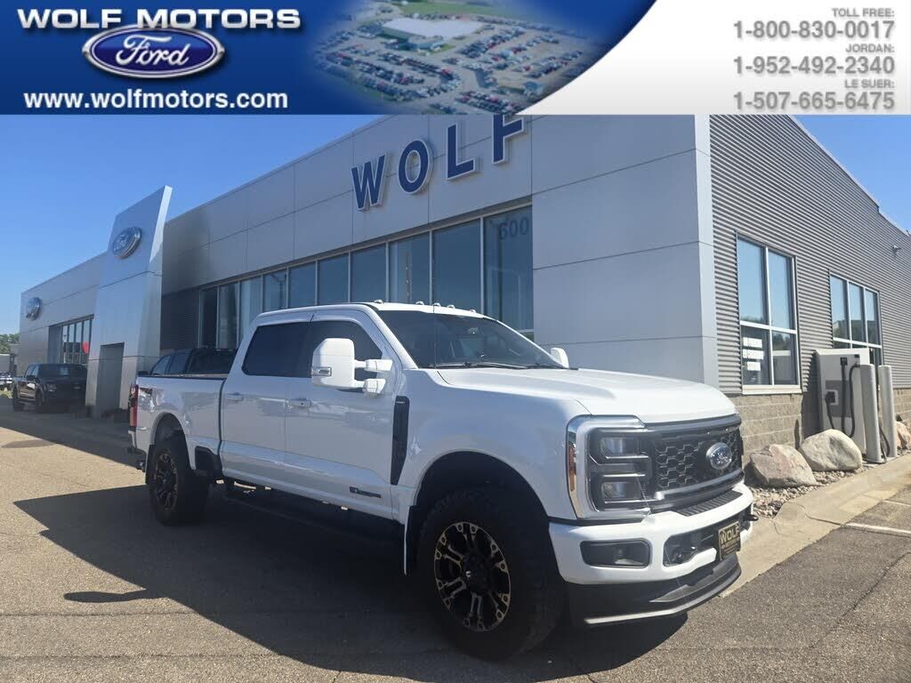 2023 Ford F-350 Super Duty Lariat — photo 1 of 1