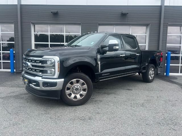 2024 Ford F-350 Super Duty Lariat — photo 1 of 49