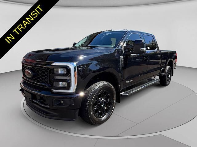 2025 Ford F-350 Super Duty Lariat — photo 1 of 26