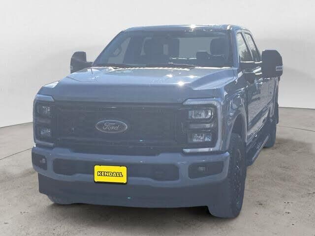 2025 Ford F-350 Super Duty Lariat — photo 1 of 27