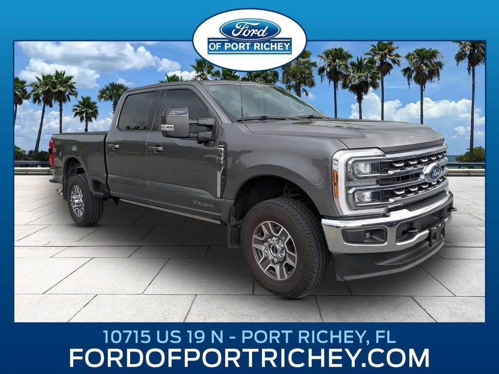 2025 Ford F-350 Super Duty Lariat — photo 1 of 21