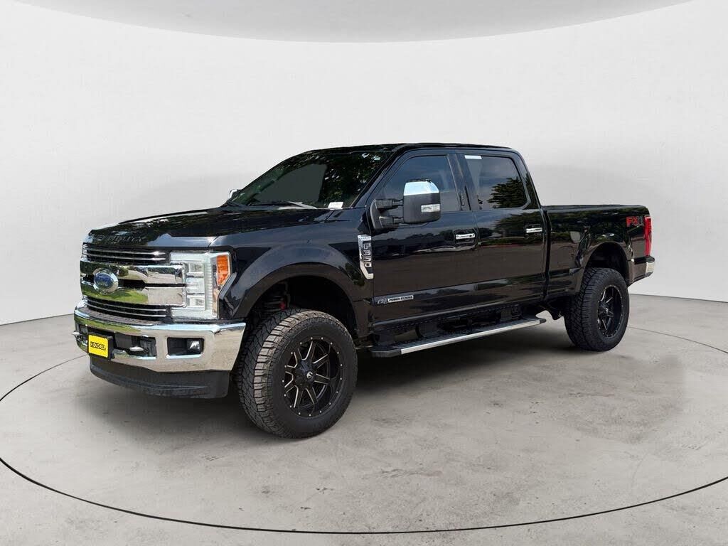 2017 Ford F-350 Super Duty Lariat — photo 1 of 1