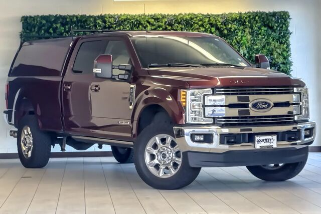 2017 Ford F-350 Super Duty Lariat