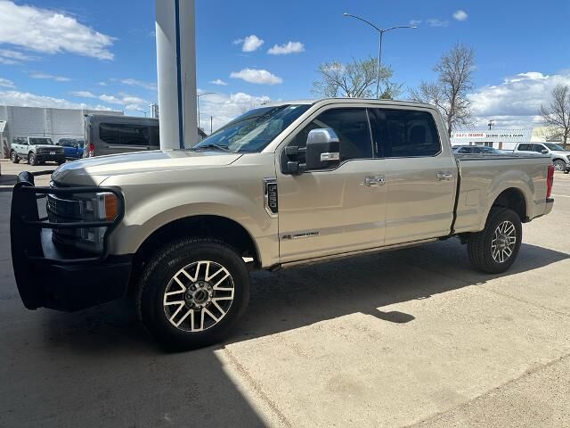 2018 Ford F-350 Super Duty Platinum — photo 1 of 13