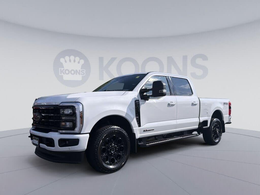 2024 Ford F-350 Super Duty Lariat — photo 1 of 14