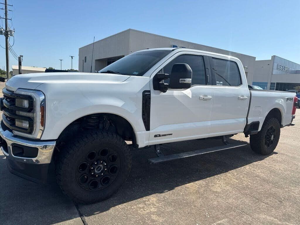 2024 Ford F-350 Super Duty Lariat — photo 1 of 4