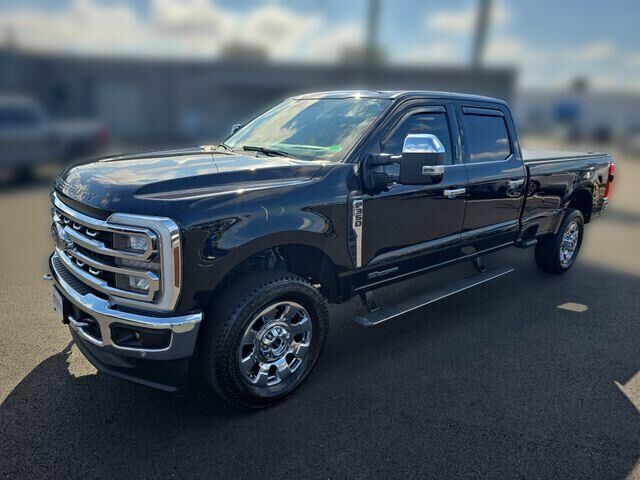 2024 Ford F-350 Super Duty Lariat — photo 1 of 26