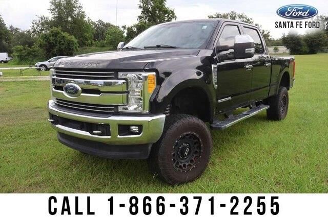 2017 Ford F-350 Super Duty Lariat — photo 1 of 6