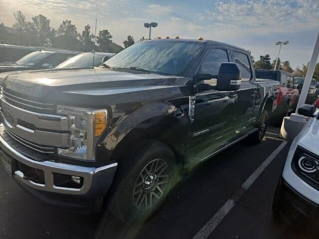 2017 Ford F-350 Super Duty Lariat — photo 1 of 15