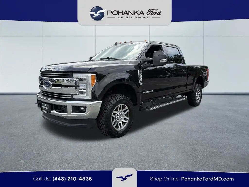 2019 Ford F-350 Super Duty Lariat — photo 1 of 39