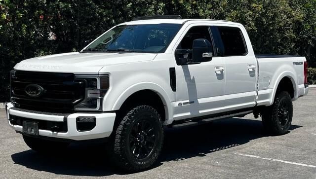 2020 Ford F-350 Super Duty Lariat — photo 1 of 40