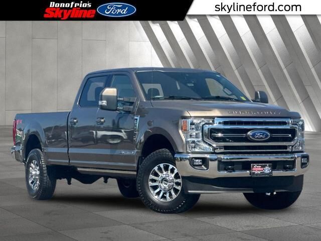2022 Ford F-350 Super Duty Lariat — photo 1 of 39