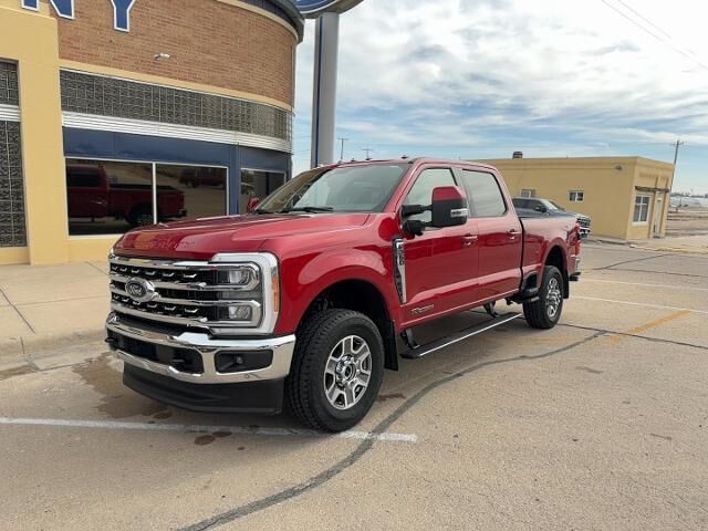 2023 Ford F-350 Super Duty Lariat — photo 1 of 26