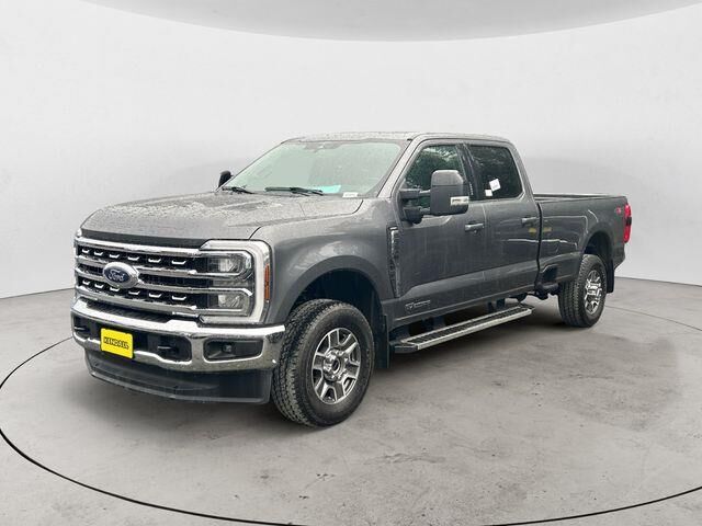 2024 Ford F-350 Super Duty Lariat — photo 1 of 14