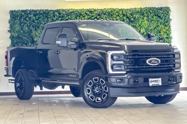 2025 Ford F-350 Super Duty Platinum — photo 1 of 26