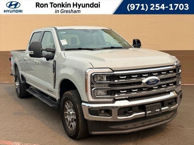 2025 Ford F-350 Super Duty Lariat — photo 1 of 26