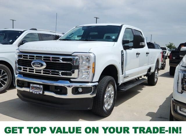 2026 Ford F-350 Super Duty XLT — photo 1 of 40