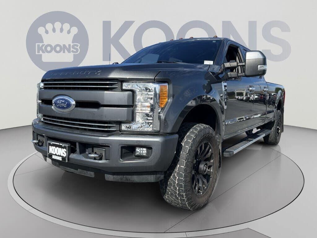 2017 Ford F-350 Super Duty Platinum — photo 1 of 1